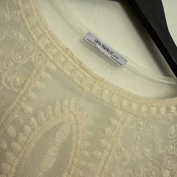 Flower Lace/Mesh Blouse - Picture 4 of 6